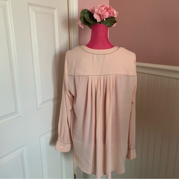 Lane Bryant Nude/Blush V-neck Long Sleeved Blouse, size 14/16, black accent - Picture 5 of 8